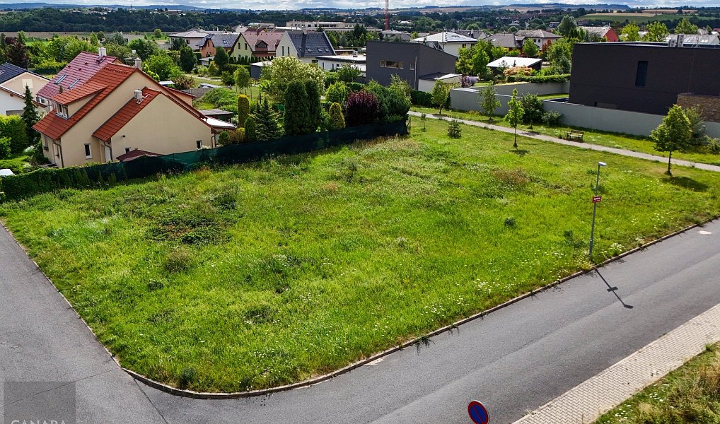 Prodej domu 200 m² s pozemkem 1 196 m², Jesenice – náhled fotky 2