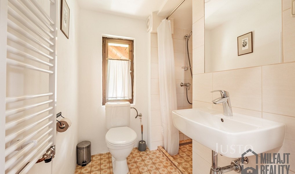 Prodej domu 336 m² s pozemkem 1 978 m², Železný Brod – náhled fotky 13