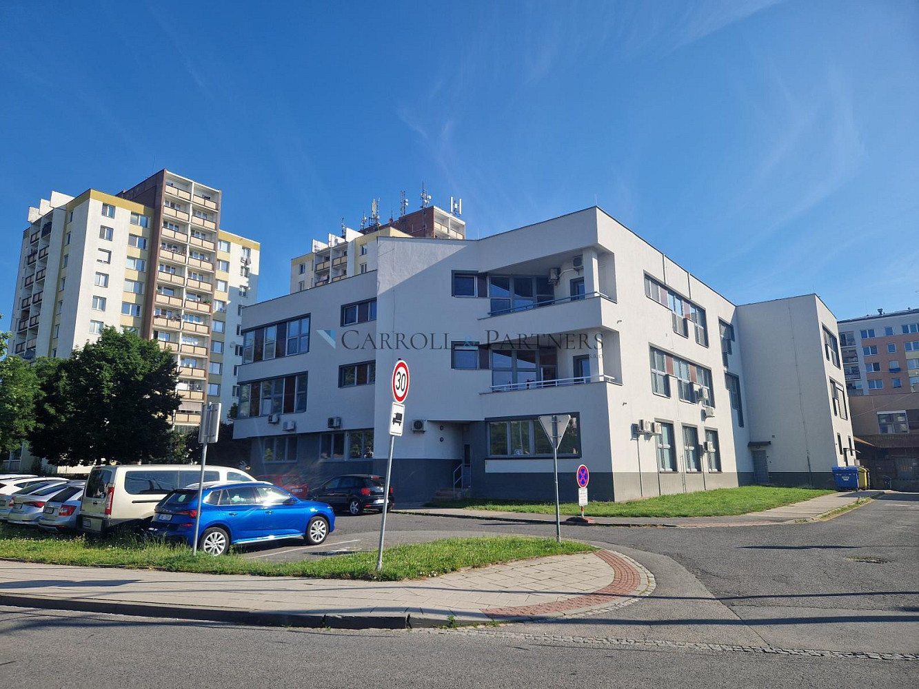 Pronájem komerčního objektu (jiného typu) 75 m²