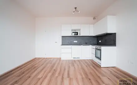 Pronájem bytu 1+kk 30 m², Kumpoštova, Brno - Sadová
