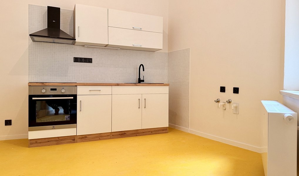 Pronájem bytu 3+1 74 m², Plzeň – náhled fotky 2