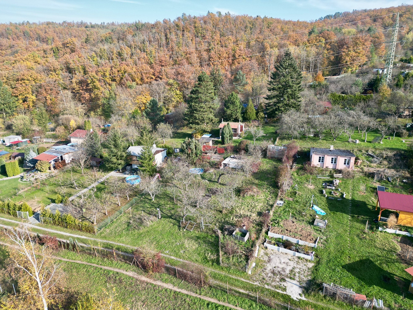 Prodej stavebního pozemku 850 m² – fotografie 3