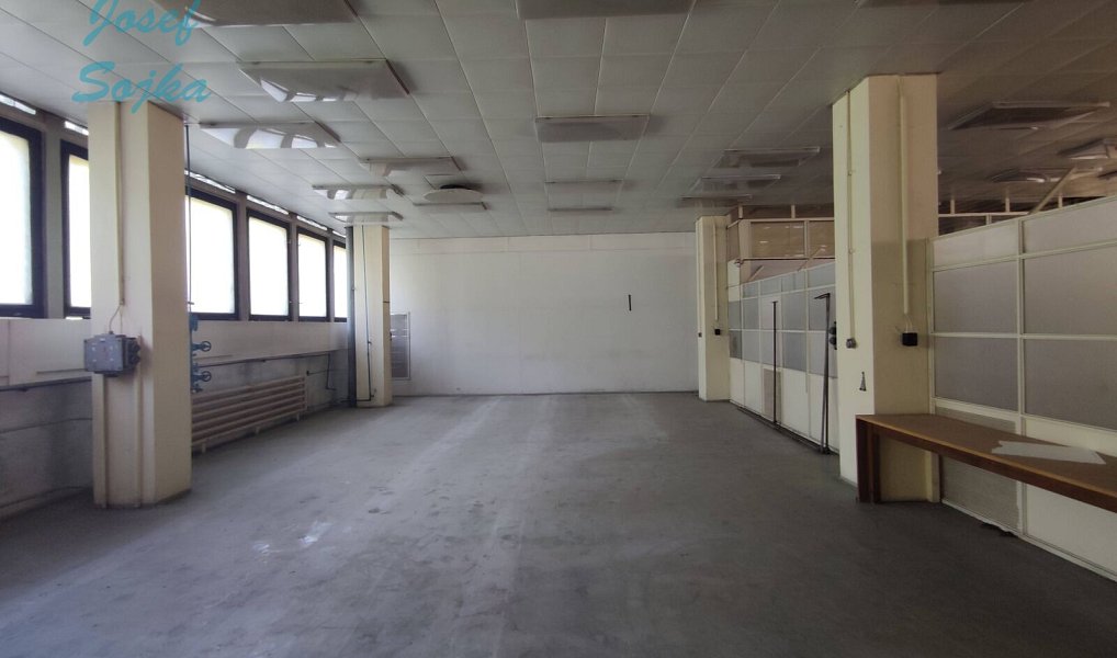 Pronájem skladovacích prostor 4 500 m², Adamov – náhled fotky 18