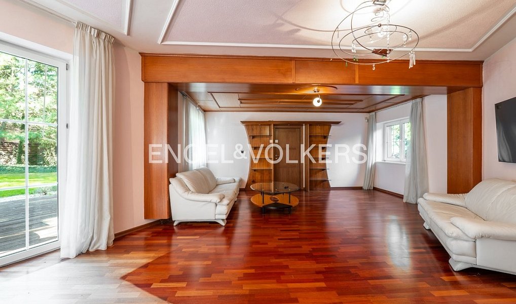 Prodej domu 463 m² s pozemkem 1 277 m², Přezletice – náhled fotky 3