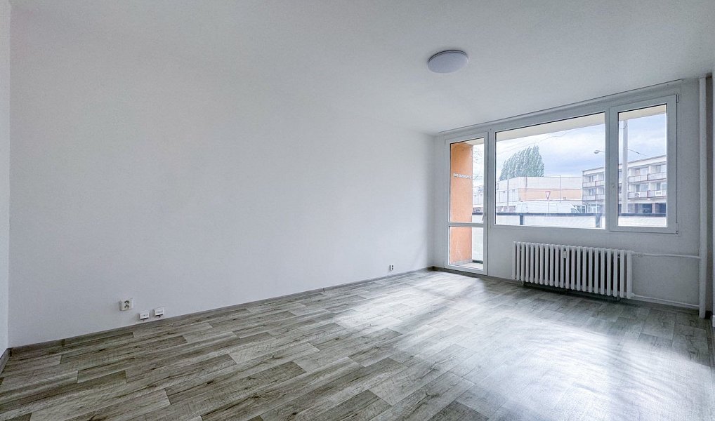 Pronájem bytu 3+1 63 m², Chomutov – náhled fotky 2