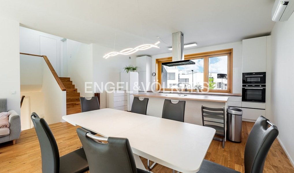 Pronájem domu 219 m² s pozemkem 341 m², Praha – náhled fotky 4