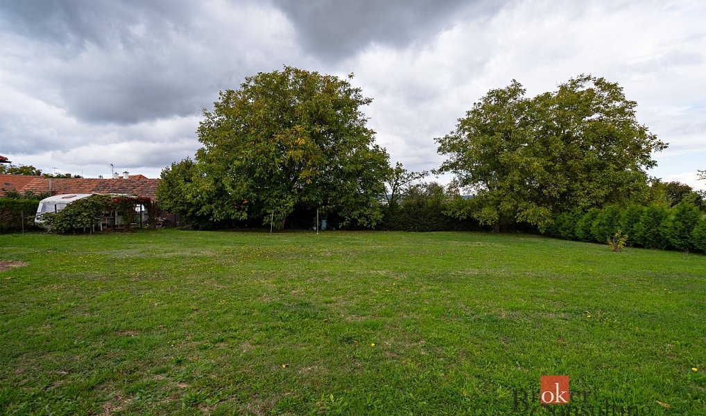 Prodej stavebního pozemku 1 036 m², Výrov – náhled fotky 3