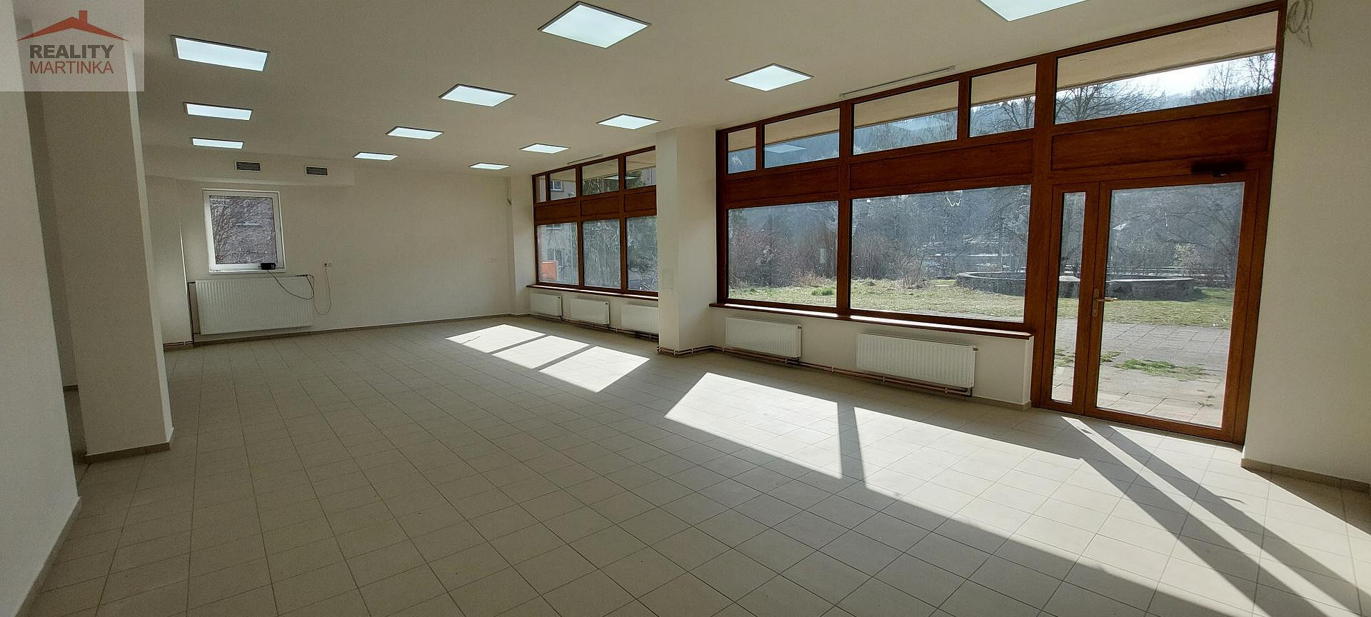 Pronájem obchodních prostor 147 m² – fotografie 4