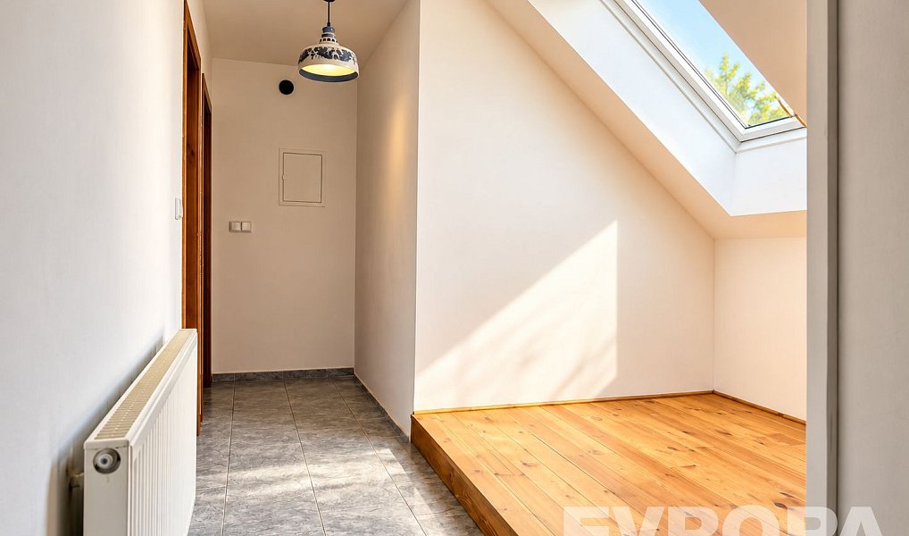 Pronájem bytu 2+kk 100 m², Libčany – náhled fotky 10