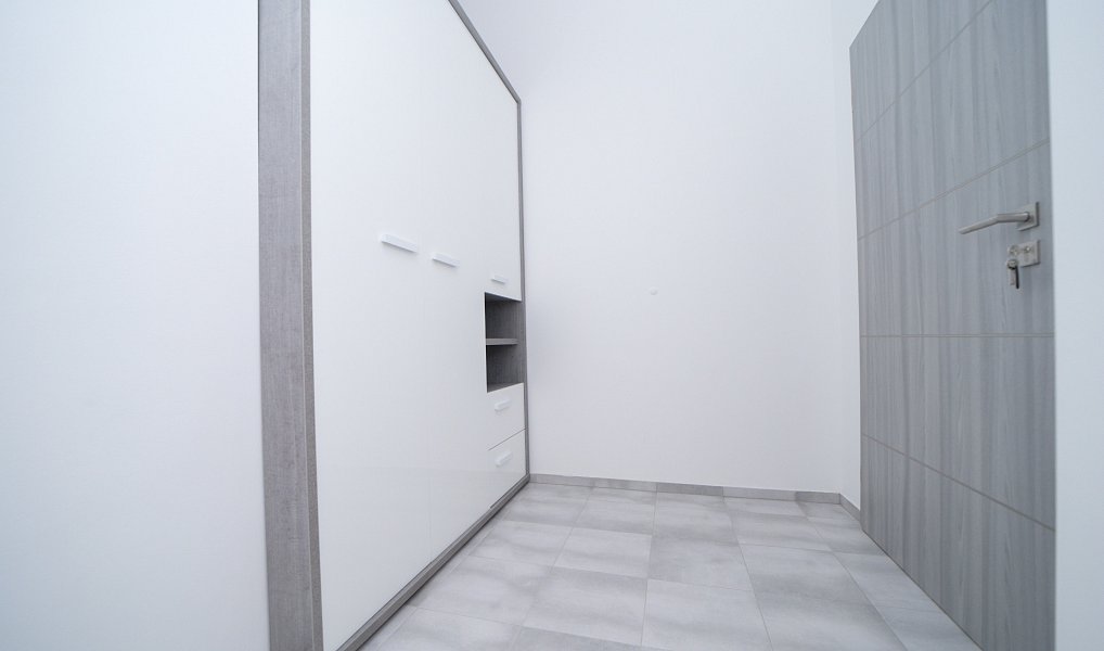 Pronájem bytu 1+kk 40 m², Praha – náhled fotky 2