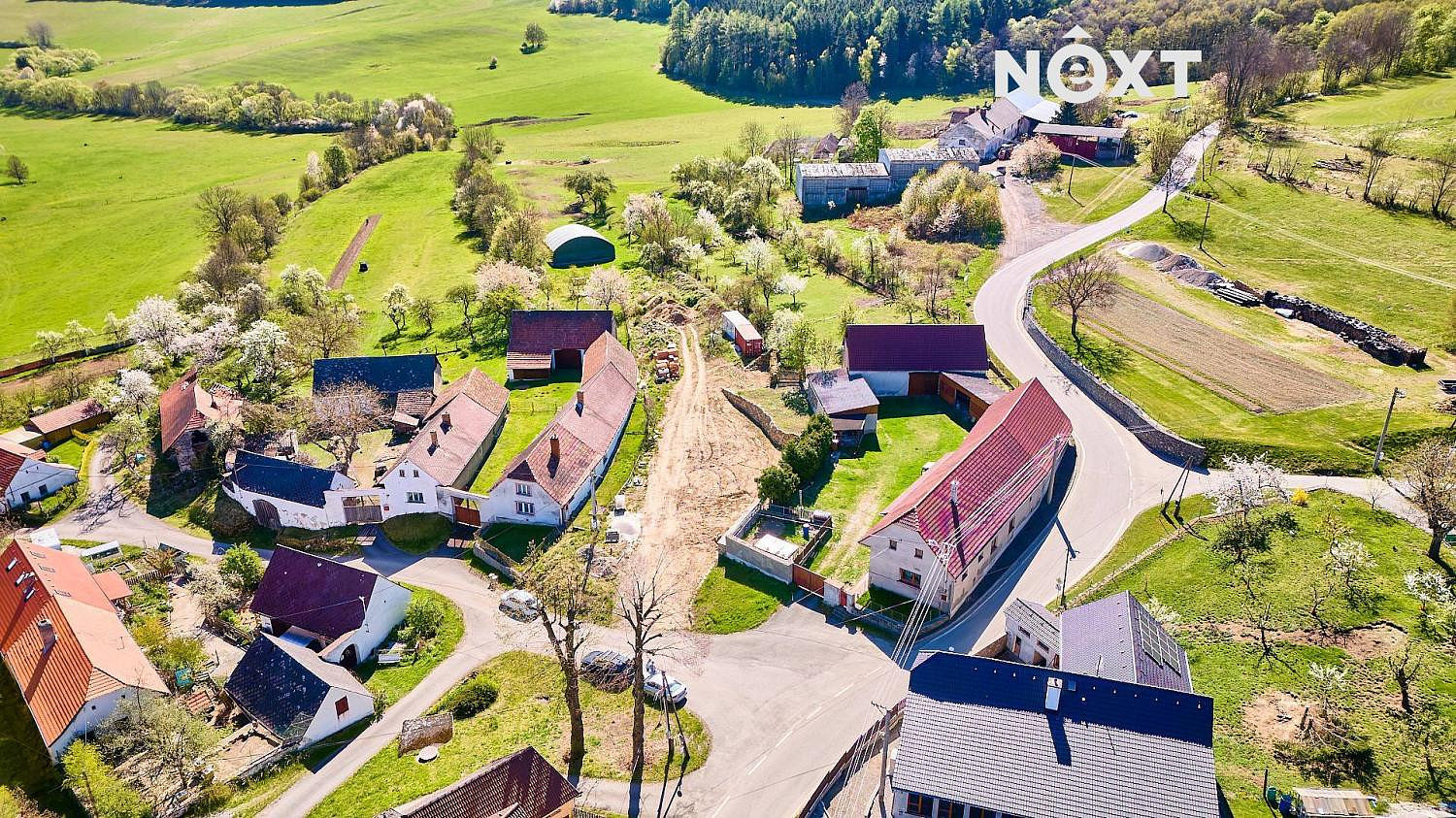 Prodej stavebního pozemku 1 593 m² – další