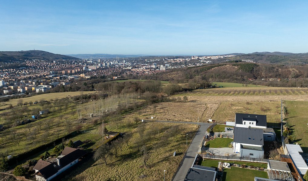 Prodej stavebního pozemku 749 m², Zlín – náhled fotky 2