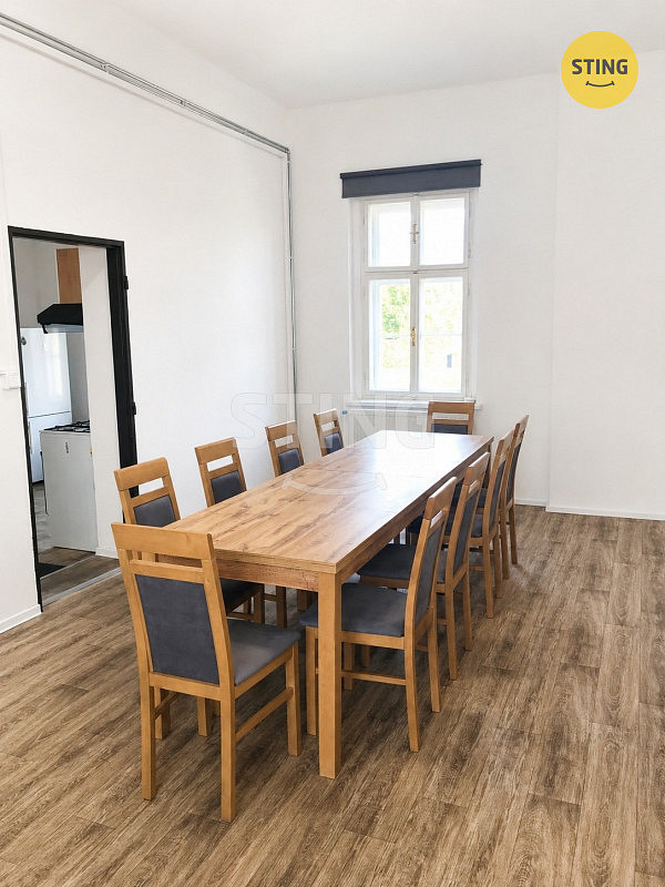 Pronájem bytu 5+kk 157 m² — photo 2