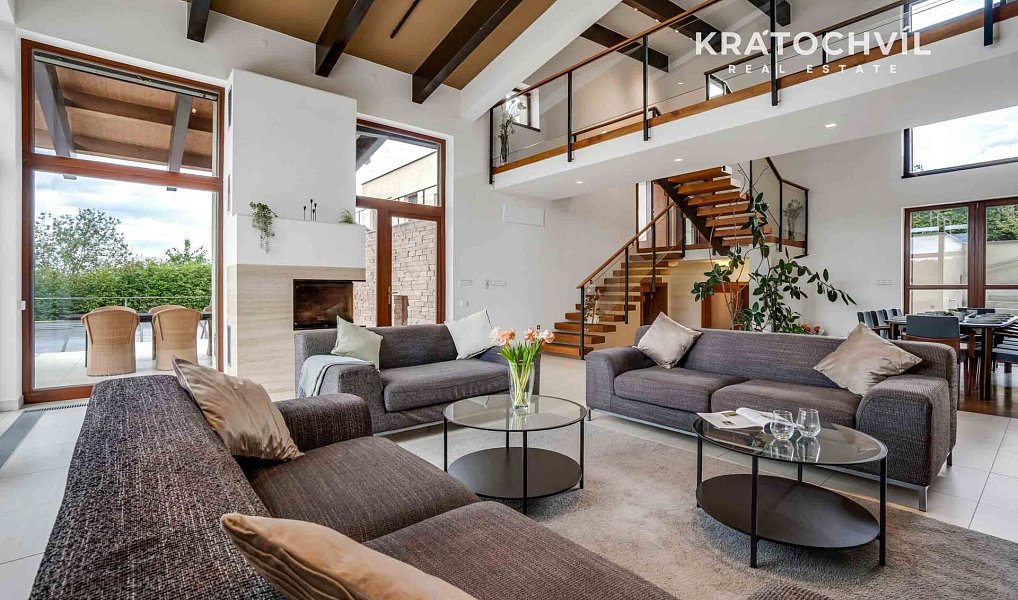 Prodej domu 674 m² s pozemkem 2 276 m², Praha – náhled fotky 3