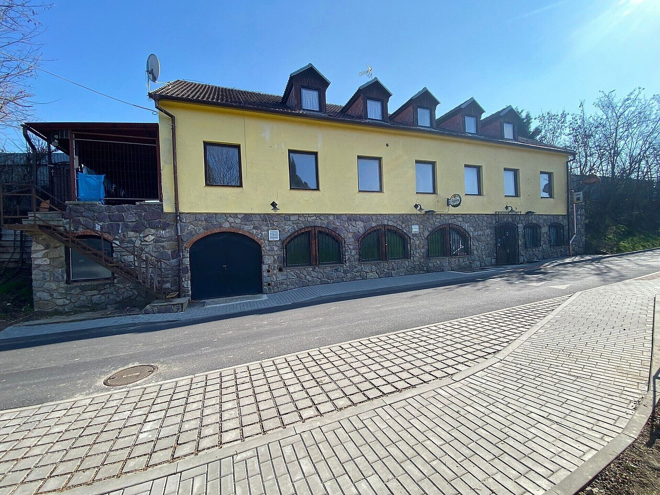 Prodej komerčního objektu (jiného typu) 467 m² – fotografie 2