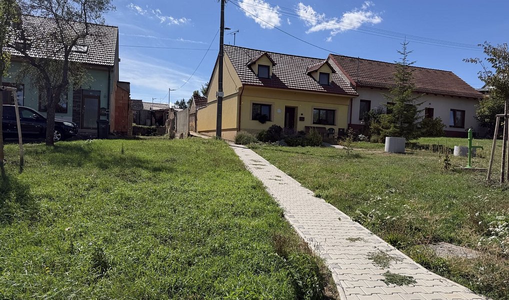Prodej stavebního pozemku 208 m², Hostěrádky-Rešov – náhled fotky 3