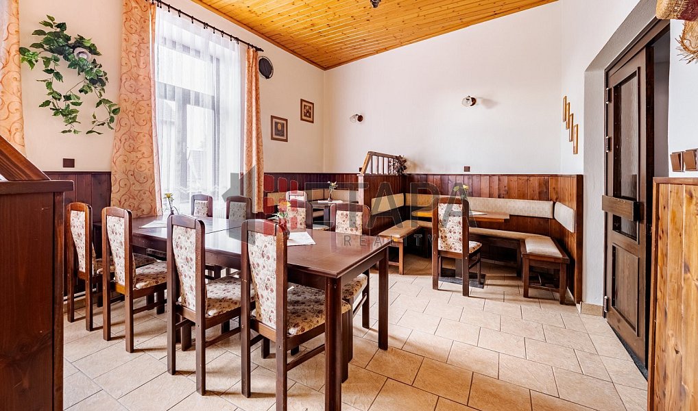 Prodej ubytovacího objektu 432 m², Ražice – náhled fotky 17