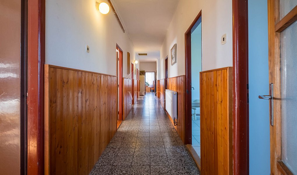 Prodej ubytovacího objektu 1 050 m², Varvažov – náhled fotky 13