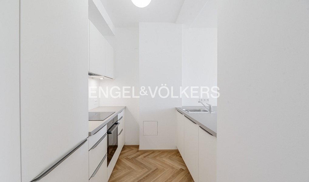 Pronájem bytu 3+kk 85 m², Praha – náhled fotky 2