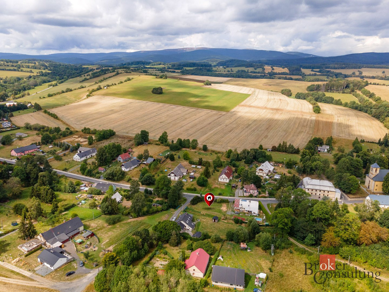 Prodej stavebního pozemku 1 037 m² rezervováno