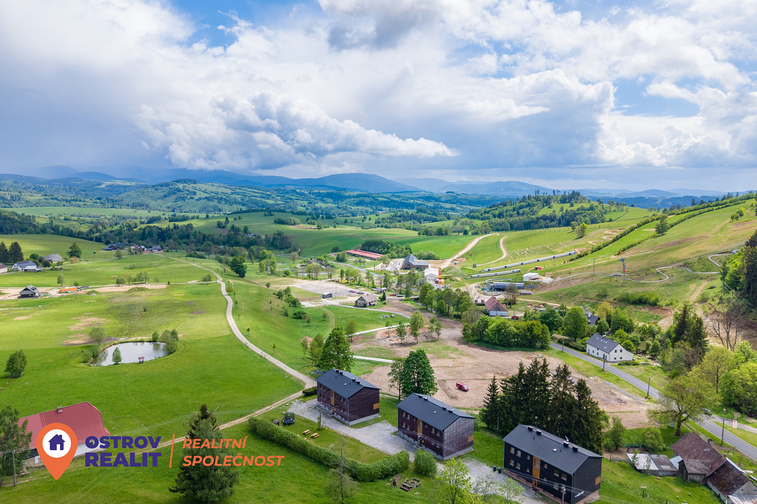 Prodej komerčního objektu (jiného typu) 450 m²