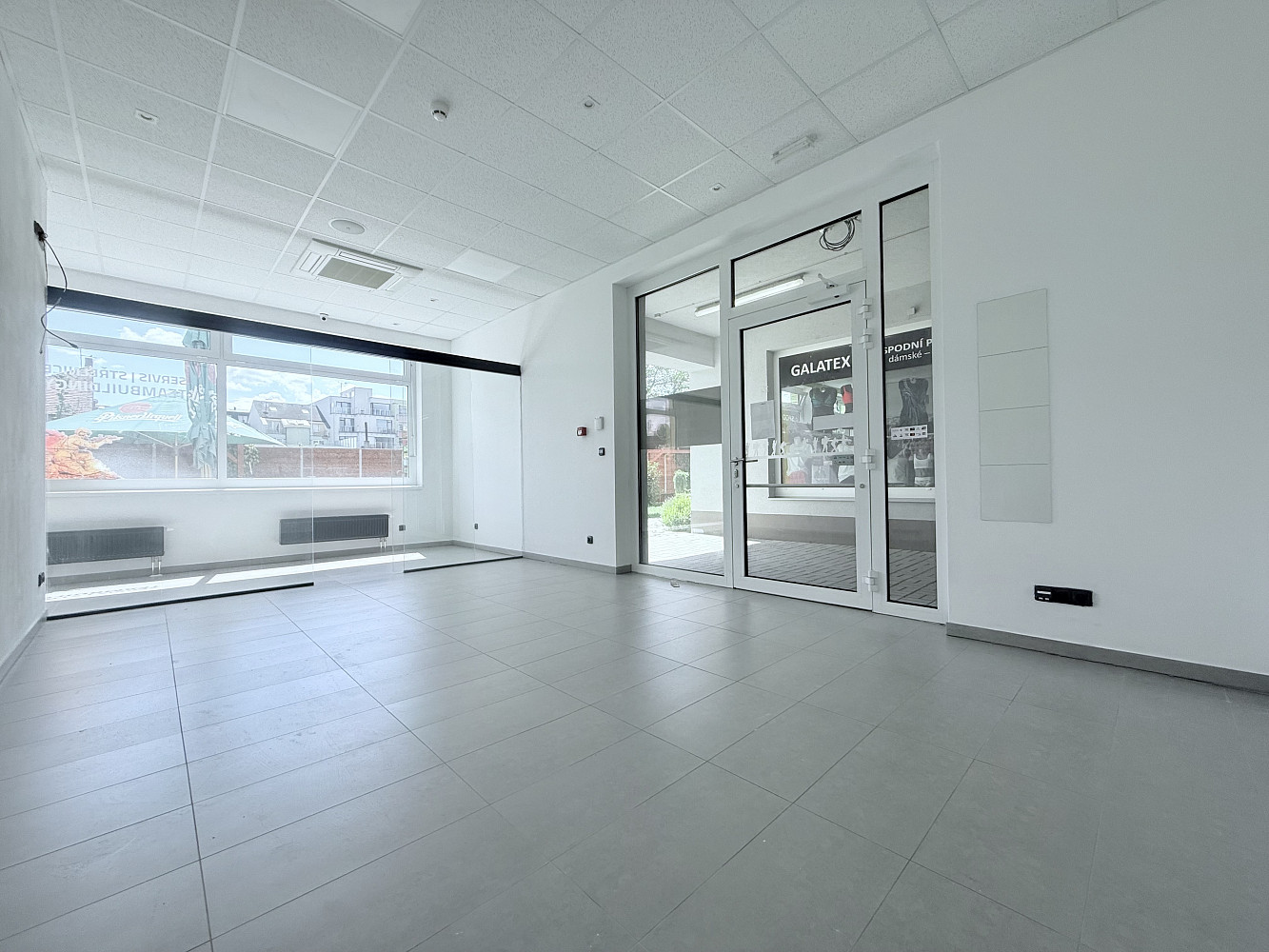 Pronájem obchodních prostor 39 m² – pohled 4