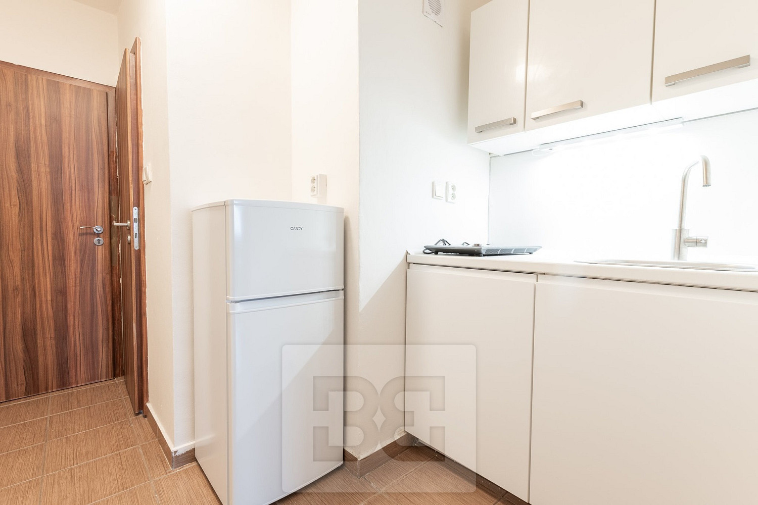 Pronájem bytu 1+1 20 m² – fotografie 2