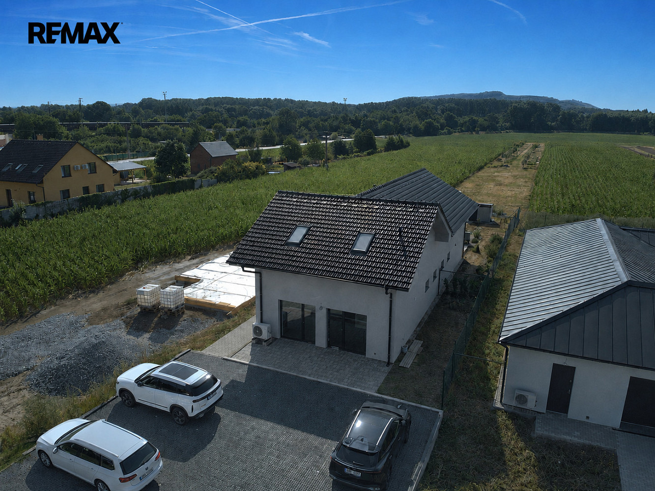 Prodej domu 121 m² s pozemkem 1 086 m² – fotografie 2