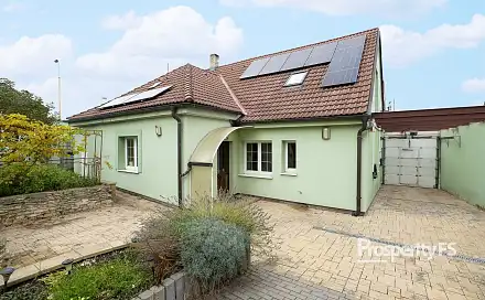 Prodej domu 229 m² s pozemkem 432 m², Unhošťská, Kladno - Kročehlavy