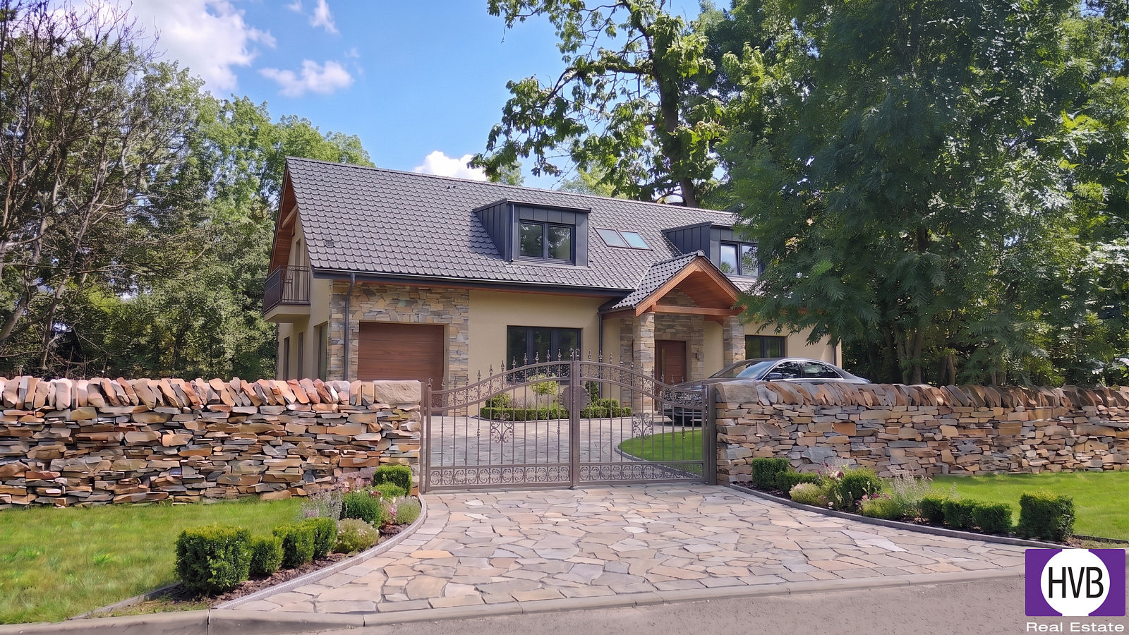 Prodej stavebního pozemku 1 100 m²