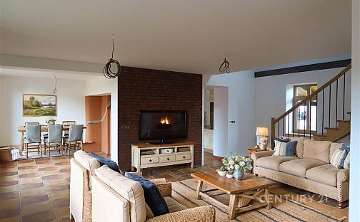 Prodej bytu 5+1 186 m², Libušino náměstí, Libiš, okres Mělník