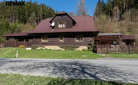 Prodej domu 220 m² s pozemkem 2 070 m², Velké Karlovice, okres Vsetín