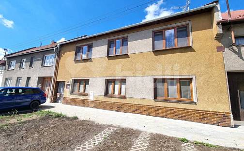 Prodej domu 243 m² s pozemkem 1 349 m², Hrad, Chropyně, okres Kroměříž