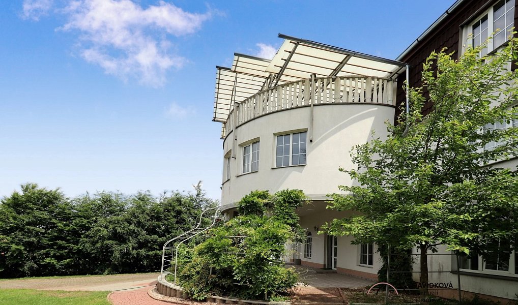 Prodej domu 1 085 m² s pozemkem 2 112 m², Chocerady – náhled fotky 4