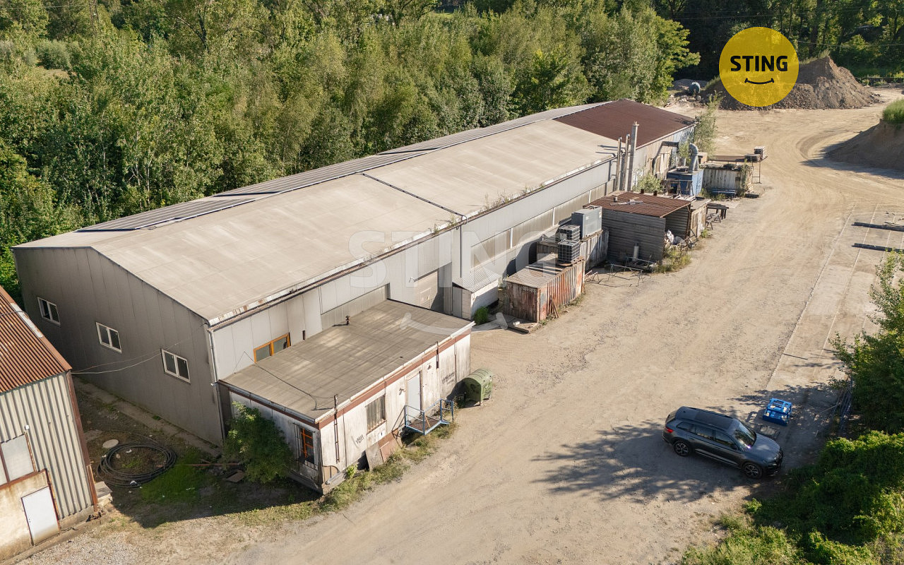 Prodej výrobních prostor 912 m²