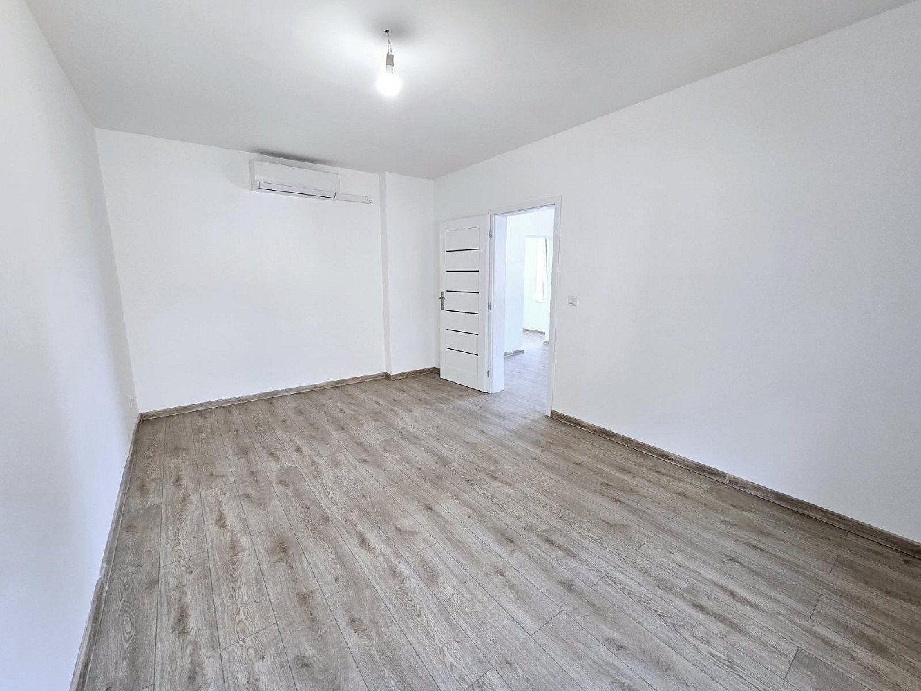 Pronájem bytu 2+1 63 m² – fotografie 3