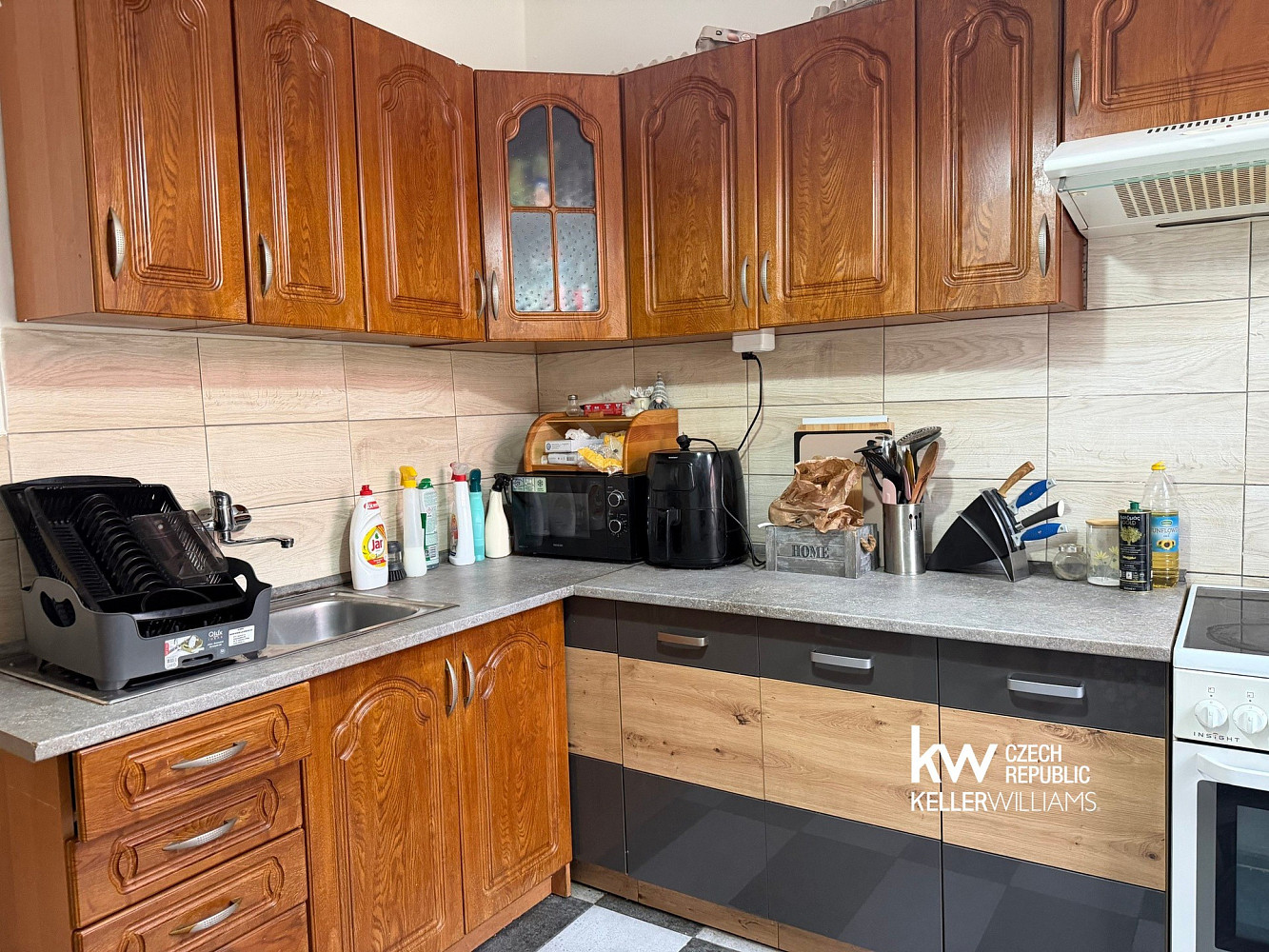 Prodej domu 240 m² s pozemkem 452 m² – fotografie 2