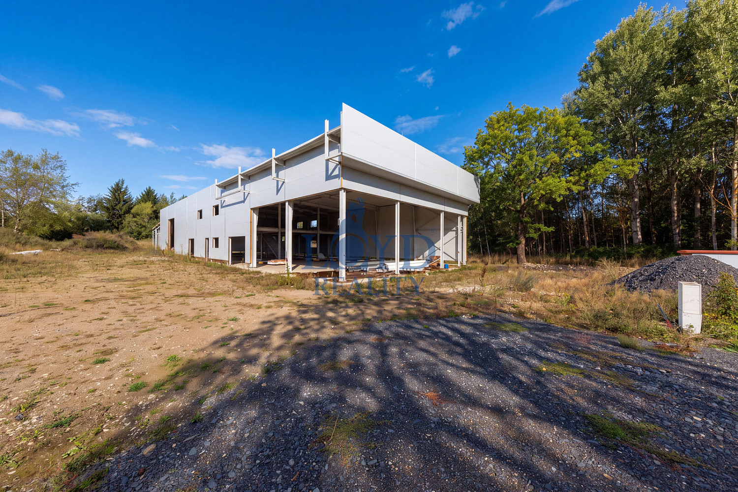 Prodej obchodních prostor 1 251 m² – fotografie 2