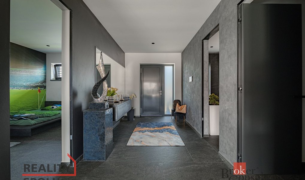 Prodej domu 268 m² s pozemkem 720 m², Úherce – náhled fotky 6