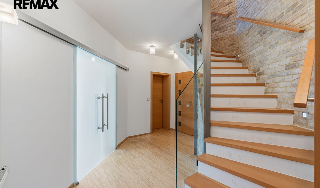 Prodej domu 241 m² s pozemkem 742 m², Praha – náhled fotky 10