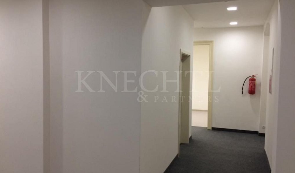 Pronájem kanceláře 41 m², Ostrov – náhled fotky 11