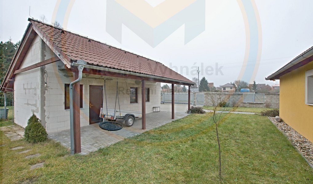 Prodej domu 154 m² s pozemkem 1 244 m², Tišice – náhled fotky 32