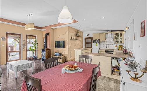 Prodej domu 270 m² s pozemkem 1 405 m², Hrusice, okres Praha-východ