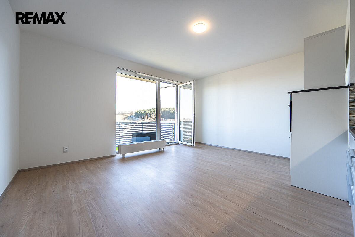 Pronájem bytu 1+kk 32 m² – fotografie 4