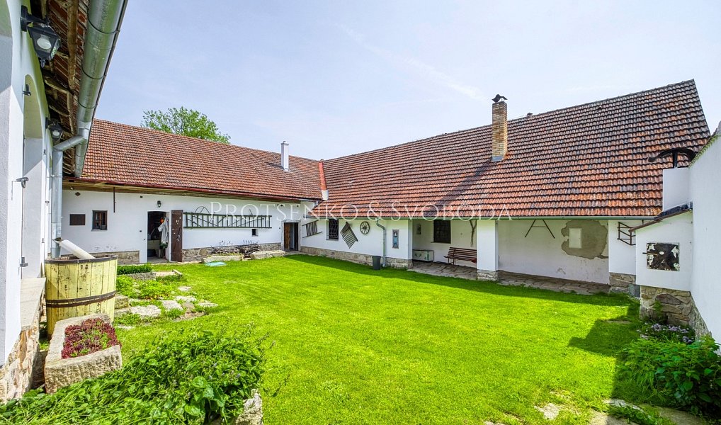 Prodej domu 275 m² s pozemkem 1 947 m², Horní Radouň – náhled fotky 4