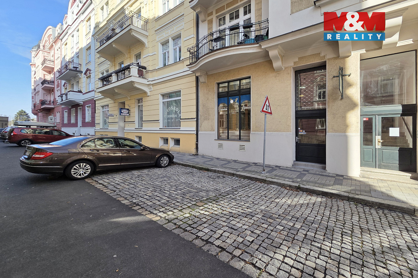 Pronájem obchodních prostor 57 m² — photo 2