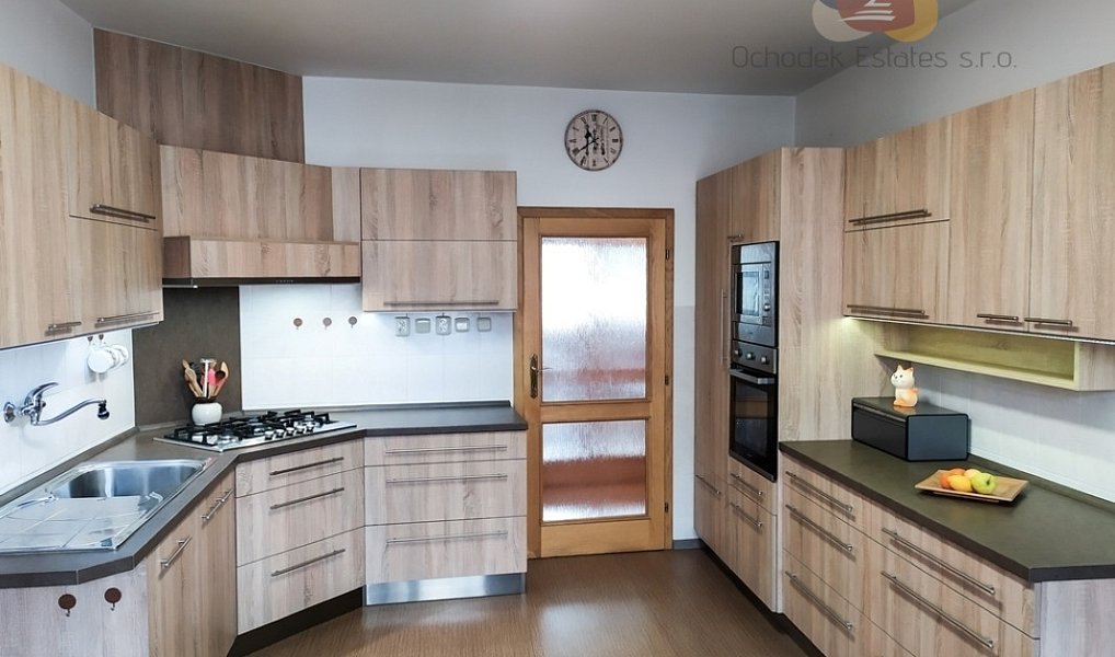 Prodej domu 265 m² s pozemkem 322 m², Litovel – náhled fotky 2