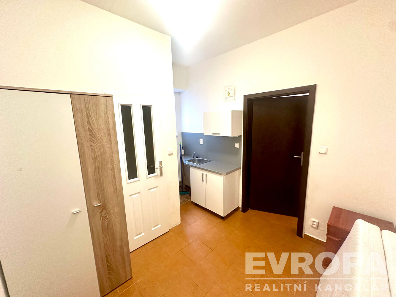Pronájem bytu 1+kk 10 m² — photo 2