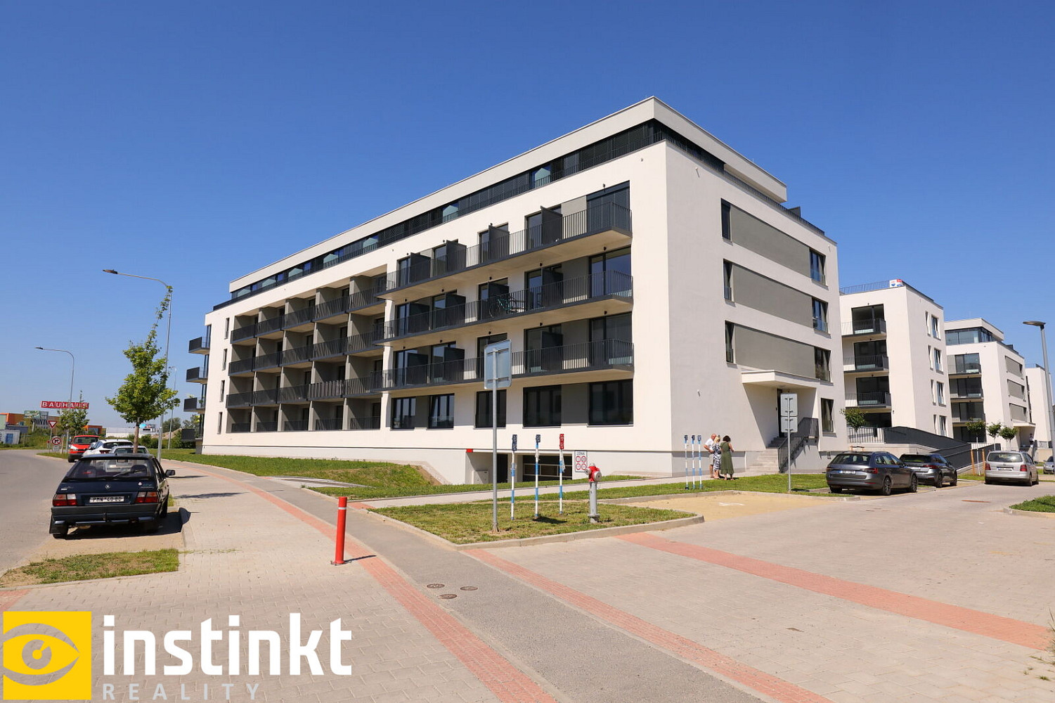 Garážové parkovací stání (12.5m2), ul. železná - plzeň