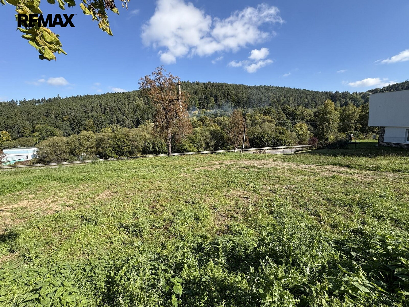 Prodej stavebního pozemku 2 685 m² – fotografie 2